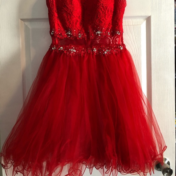 Red quince dresses - Picture 5 of 5